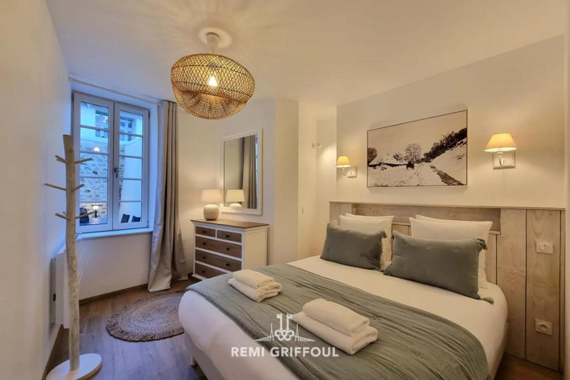 Apartment La De Champlain Terrace Center 2 Guests *